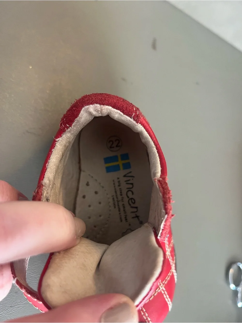 Vincet Swedish Red Kids' Velcro Lace-Up Sneakers with Black Toe Caps Size 6.5